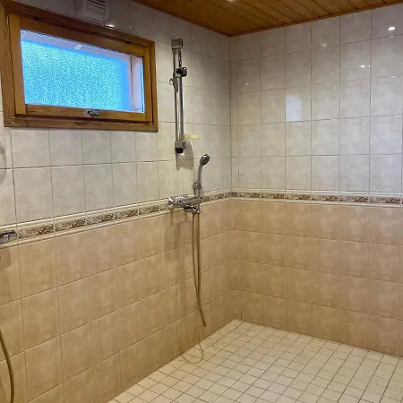 Huvikalliola, Laatulomat