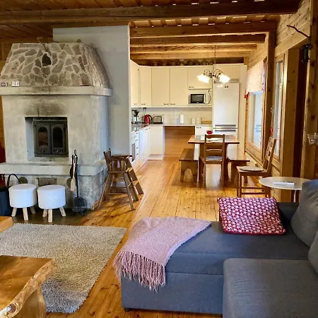 Huvikalliola, Laatulomat Villa *