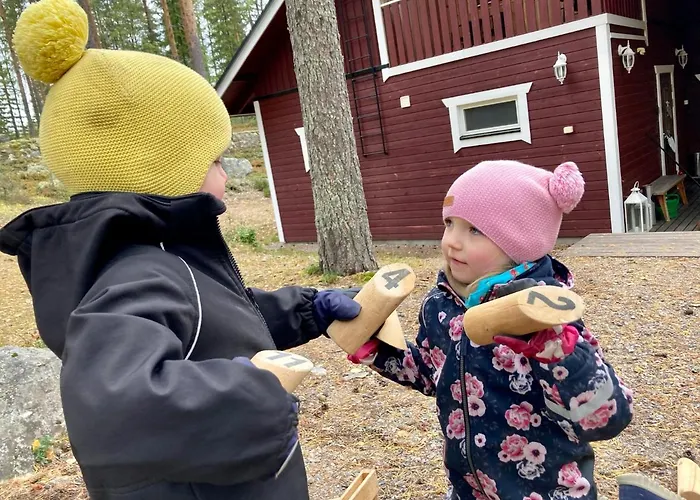 Willa Huvikalliola, Laatulomat